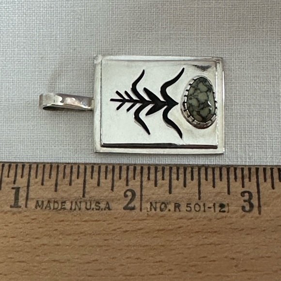 Native American Hopi made Sterling Silver Pendant w/ Corn Plant & Natural Stone - Picture 4 of 4